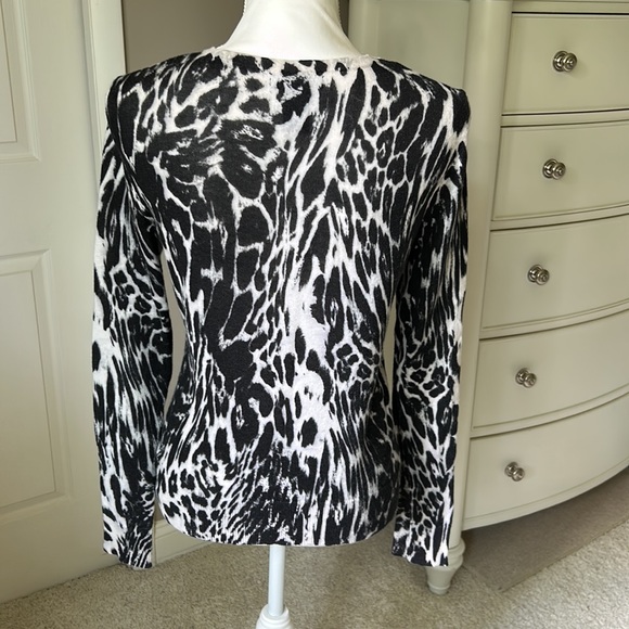 Ladies Cardigan Sweater - Picture 2 of 3